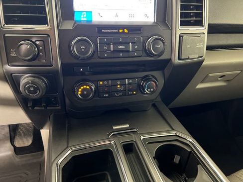 Used 2018 Ford F150 XLT w/ Equipment Group 302A Luxury image 19