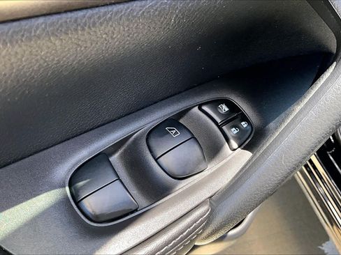 Used 2022 Nissan Rogue Sport S FWD image 30