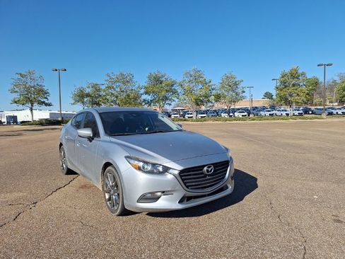 Used 2018 MAZDA MAZDA3 Touring image 5