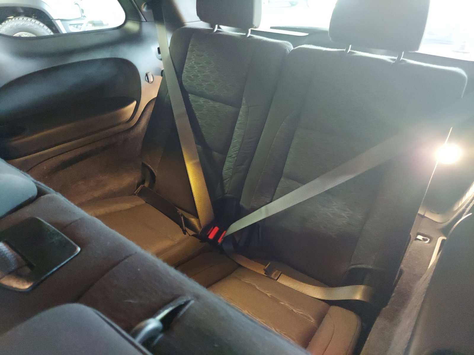 Used 2024 Dodge Durango SXT w/ 3rd Row Seating Group RWD image 24