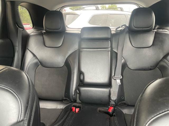 Used 2019 Jeep Cherokee Latitude Plus w/ Cold Weather Group AWD/4WD image 28