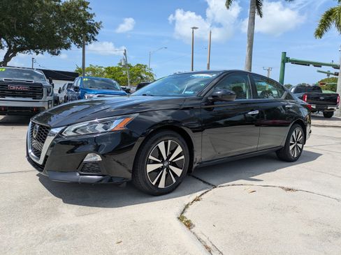 Used 2022 Nissan Altima 2.5 SV AWD/4WD image 7
