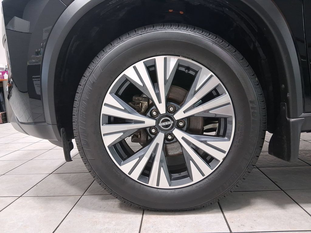 Used 2023 Nissan Rogue SV AWD/4WD image 38
