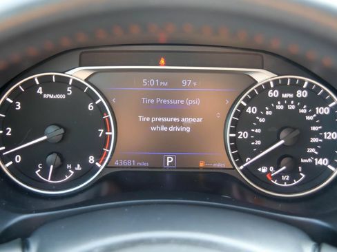 Used 2023 Nissan Altima 2.5 SR FWD image 11