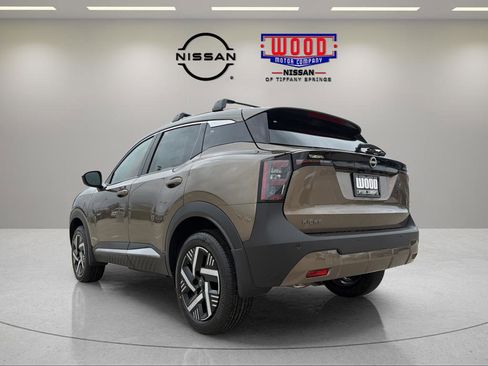 New 2026 Nissan Kicks SV w/ Charging Package FWD image 4