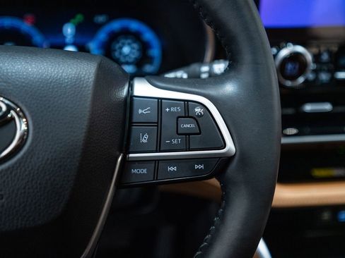 Used 2023 Toyota Highlander Platinum image 19