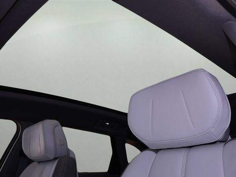 Used 2025 Cadillac Optiq Sport 1 AWD/4WD image 27