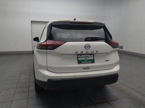 Used 2024 Nissan Rogue S AWD/4WD image 6
