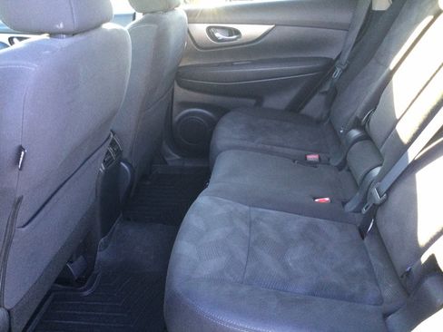 Used 2016 Nissan Rogue S w/ Appearance Package image 14