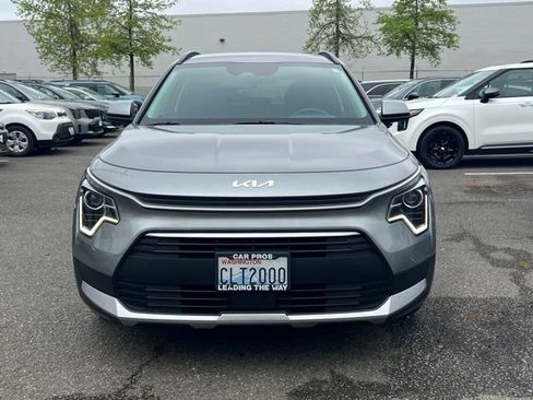 Certified 2024 Kia Niro EX FWD image 4