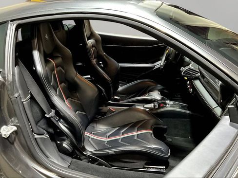 Used 2015 Ferrari 458 Italia Coupe RWD image 23