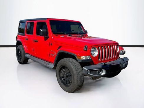 Used 2019 Jeep Wrangler Unlimited Sahara image 3