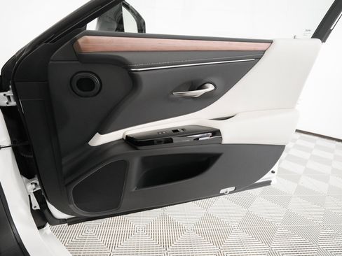New 2025 Lexus ES 350 w/ Premium Package image 19