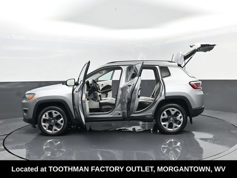 Used 2019 Jeep Compass Limited AWD/4WD image 32