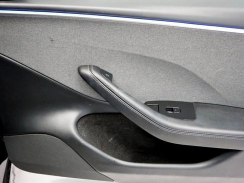 Used 2025 Tesla Model 3 Long Range RWD image 19