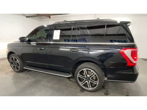 Used 2021 Ford Expedition XLT image 6