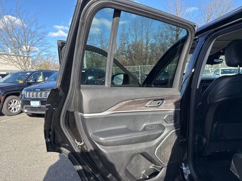 Used 2022 Jeep Grand Cherokee Limited image 35