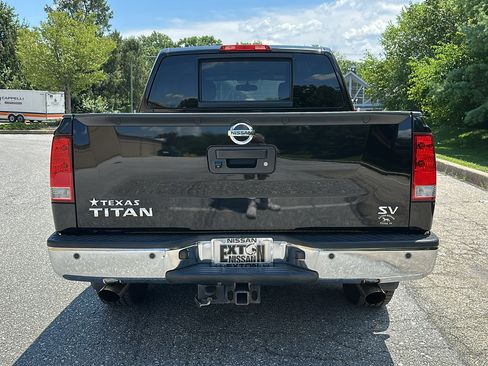 Used 2014 Nissan Titan SV image 6