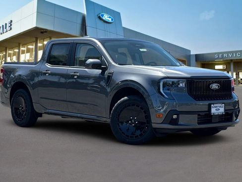 Used 2025 Ford Maverick Lobo image 2