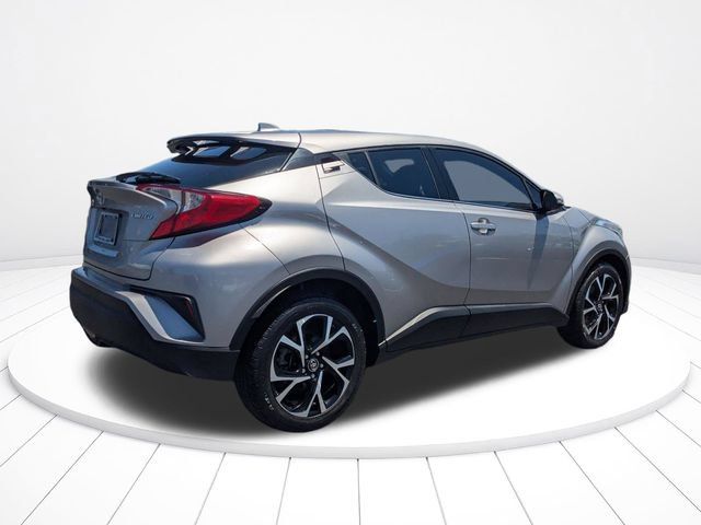 Used 2019 Toyota C-HR Limited FWD image 3