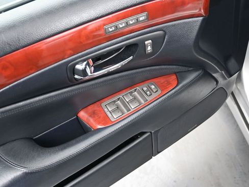 Used 2010 Lexus LS 460 AWD image 21