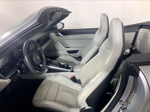Certified 2022 Porsche 911 Carrera RWD image 5