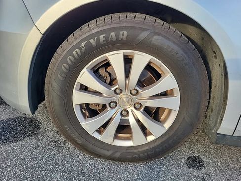Used 2015 Honda Odyssey EX-L image 2