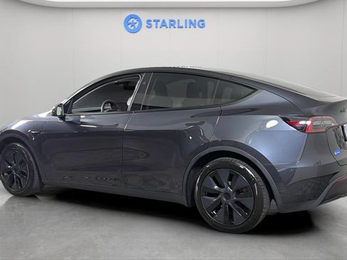 Used 2025 Tesla Model Y Long Range RWD image 4