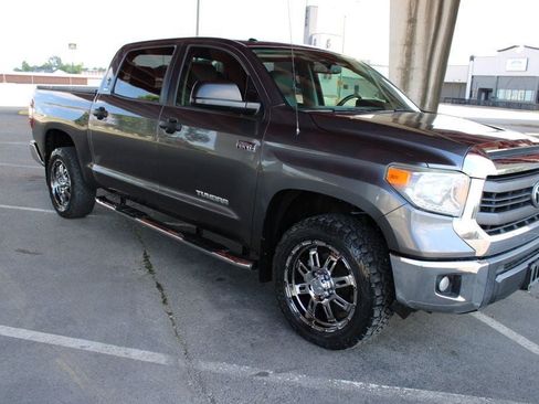 Used 2014 Toyota Tundra SR5 w/ SR5 Upgrade Package AWD/4WD image 4