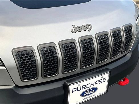 Used 2019 Jeep Cherokee Trailhawk w/ Cold Weather Group AWD/4WD image 34