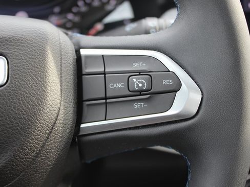 Used 2022 Jeep Compass Latitude w/ Sun and Sound Group image 14