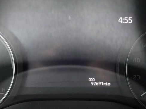 Used 2022 Toyota Sienna Limited image 45