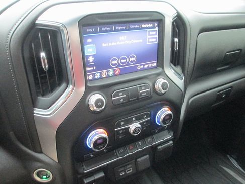 Used 2022 GMC Sierra 1500 SLT image 24