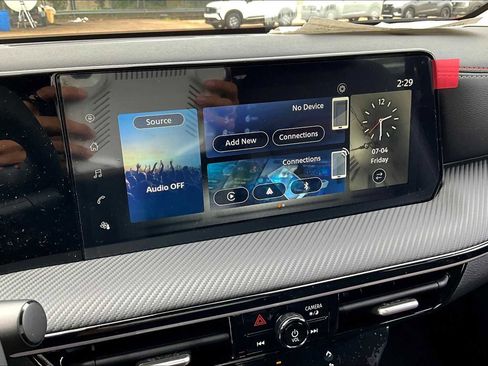 New 2025 Nissan Kicks SR image 13