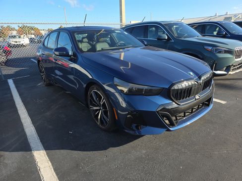 Used 2026 BMW 530i w/ M Sport Package image 2