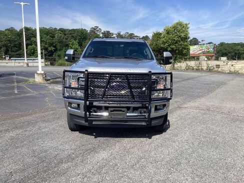 Used 2019 Ford F250 Lariat w/ FX4 Off-Road Package AWD/4WD image 2