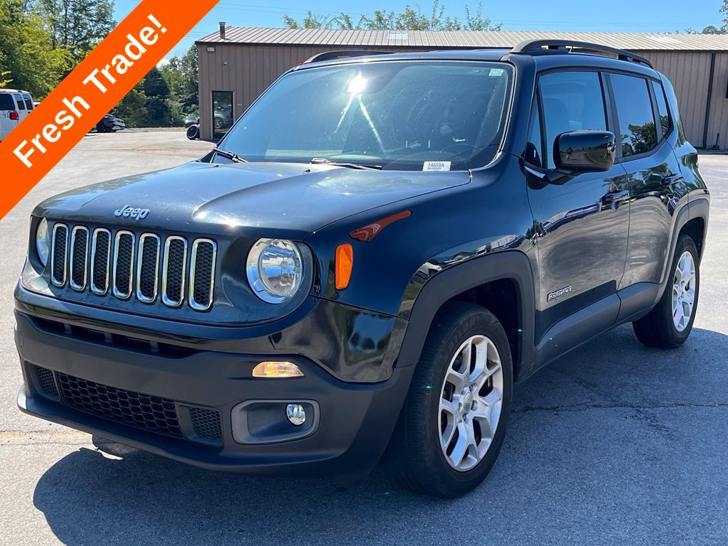 Used 2017 Jeep Renegade Latitude FWD image 5