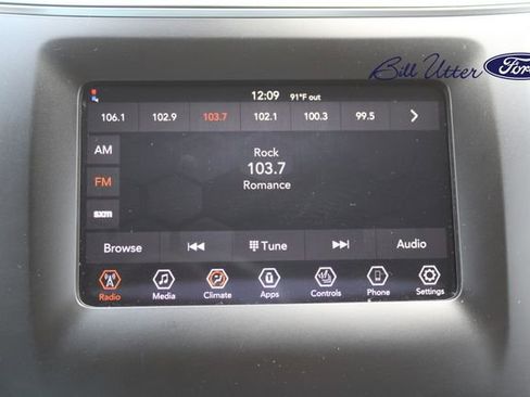 Used 2021 Jeep Cherokee Latitude Plus FWD image 18