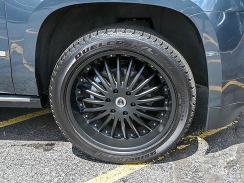 Used 2019 GMC Yukon Denali w/ Denali Ultimate Package AWD/4WD image 9