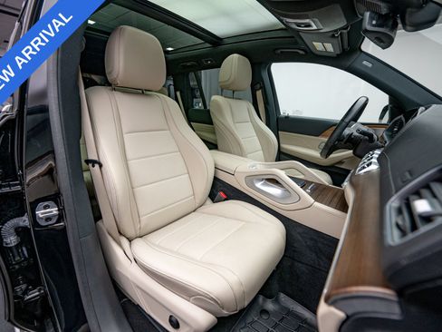 Used 2023 Mercedes-Benz GLS 450 4MATIC image 15