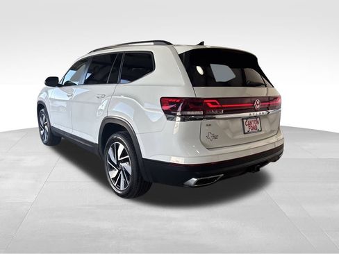 Used 2024 Volkswagen Atlas SE image 3