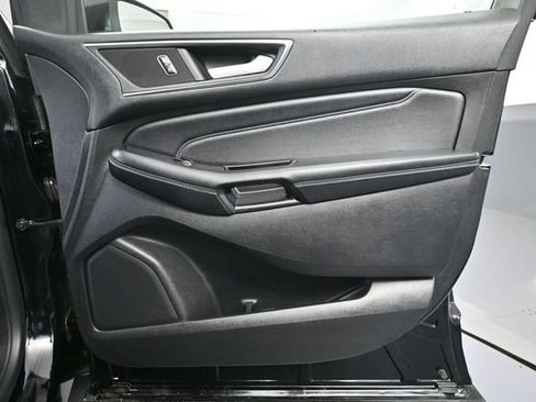 Used 2016 Ford Edge Titanium w/ Technology Package AWD/4WD image 35