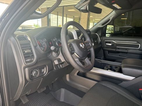 Used 2025 RAM 2500 Big Horn AWD/4WD image 9