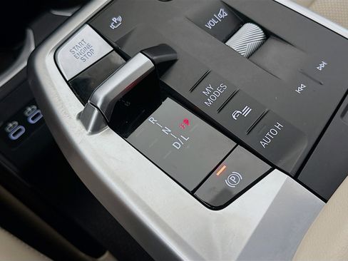 Used 2025 BMW X2 xDrive28i image 24