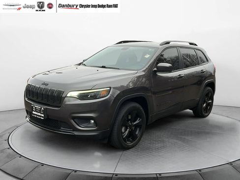 Used 2019 Jeep Cherokee Altitude image 3