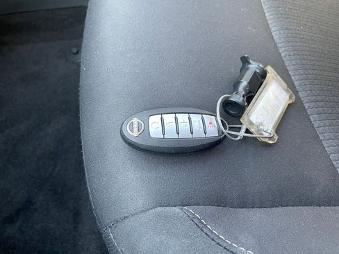 Used 2025 Nissan Altima 2.5 SV FWD image 25
