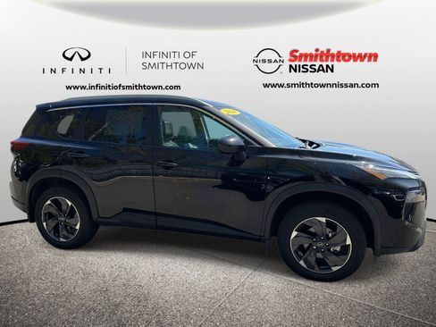Used 2024 Nissan Rogue SV w/ SV Premium Package AWD/4WD image 3
