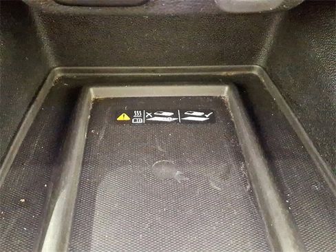 Used 2022 Chevrolet Traverse LT image 26