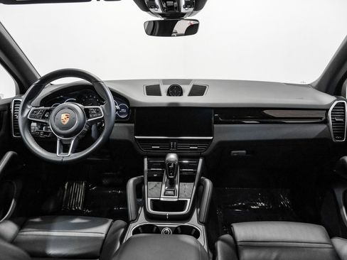 Used 2023 Porsche Cayenne image 13