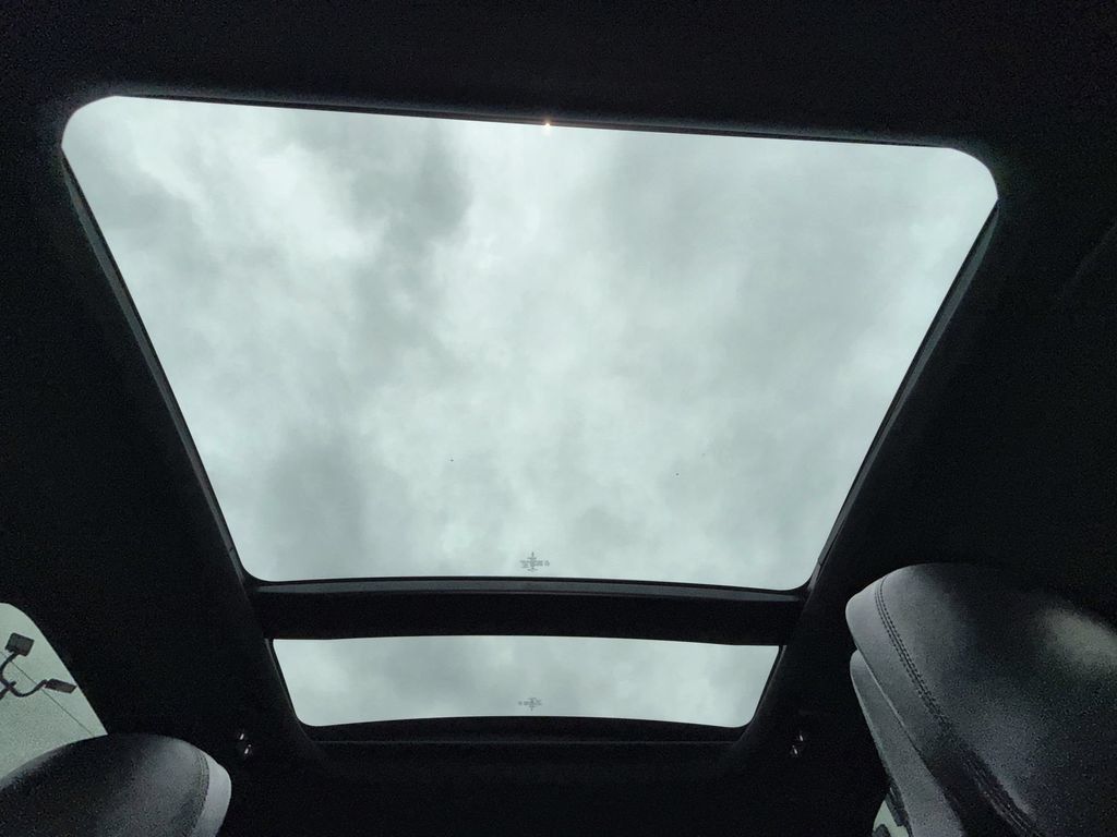Used 2020 Lincoln Continental Reserve FWD image 16